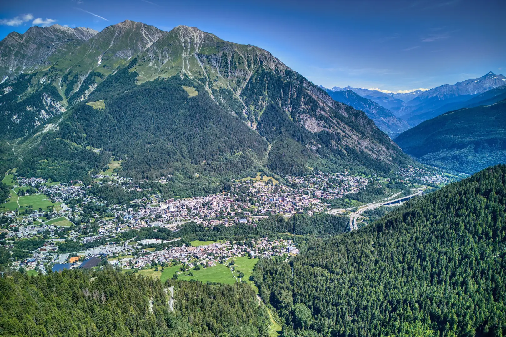 Courmayeur private jet charter