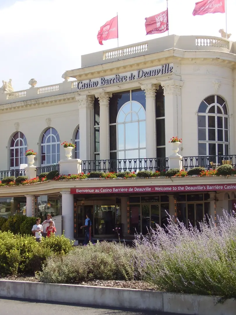 Deauville private jet charter